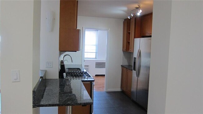 Building Photo - 35 Seacoast Terrace