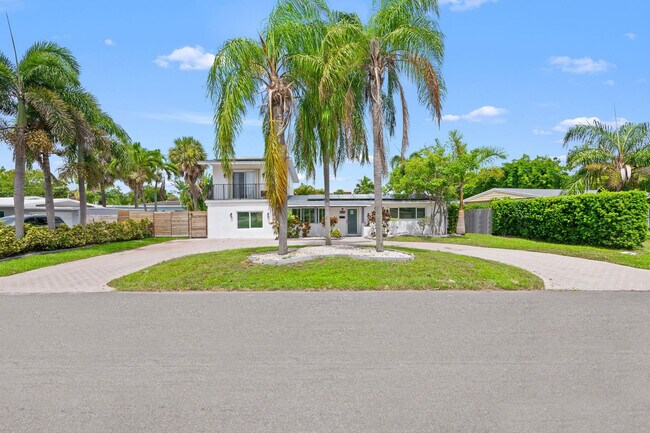 Building Photo - 865 NE 23rd Terrace