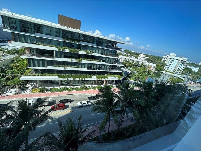 Building Photo - 2301 Collins Ave