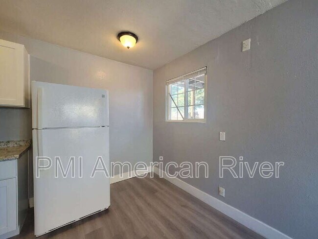Building Photo - 3729 Balsam St