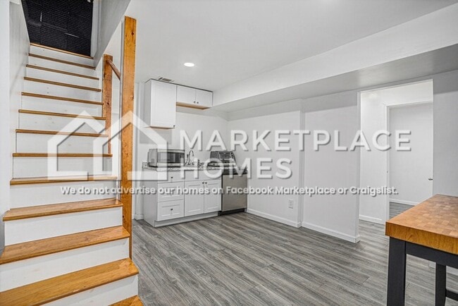 Building Photo - 23 Bisbee Ave SE