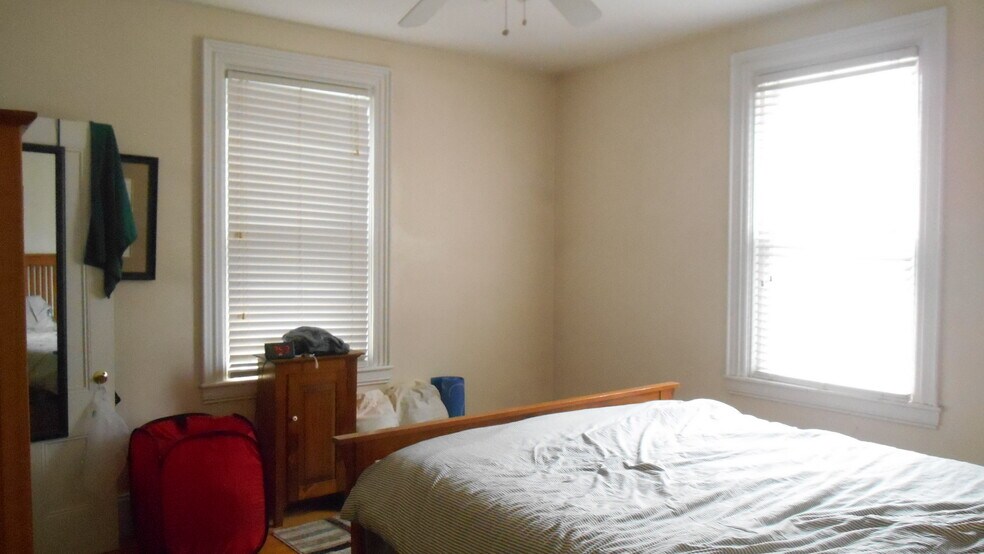 Building Photo - 16 Gorham St