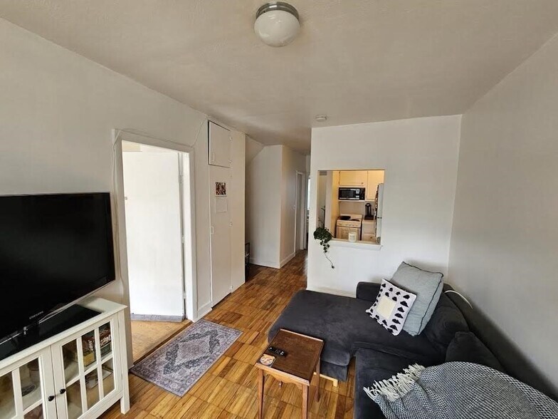 Building Photo - 21 Boston St