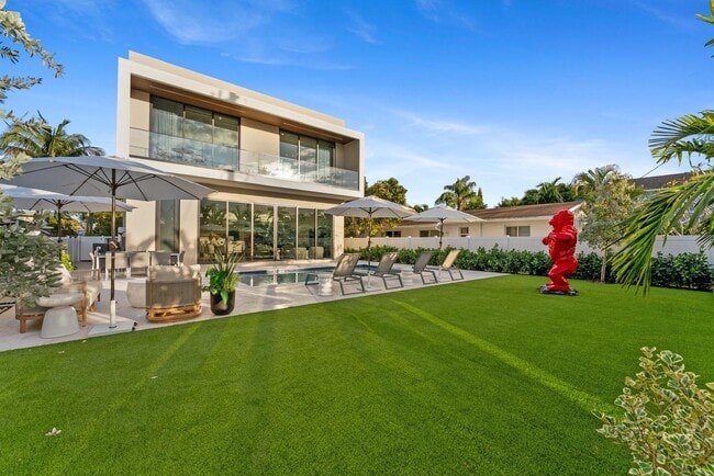 Building Photo - 220 S Swinton Ave