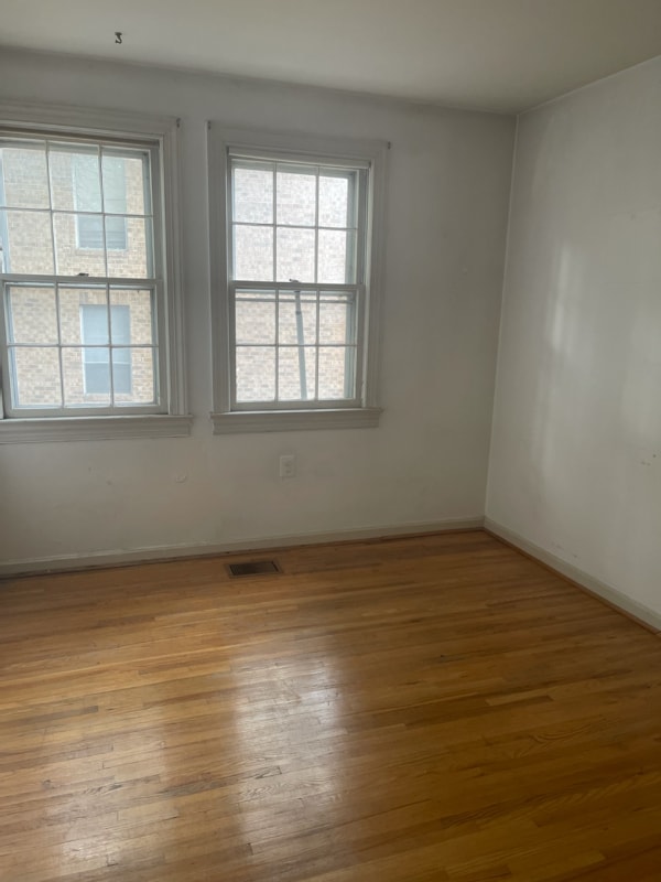 Building Photo - 517 G St SW