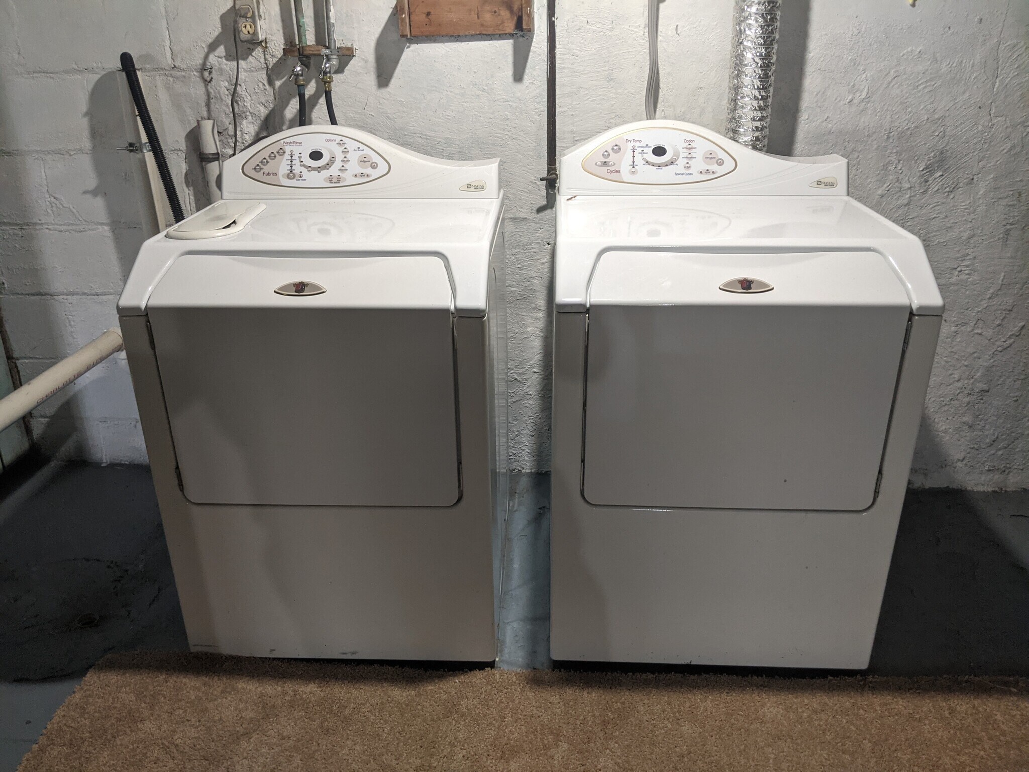 Washer & Dryer - 732 W Shiawassee St