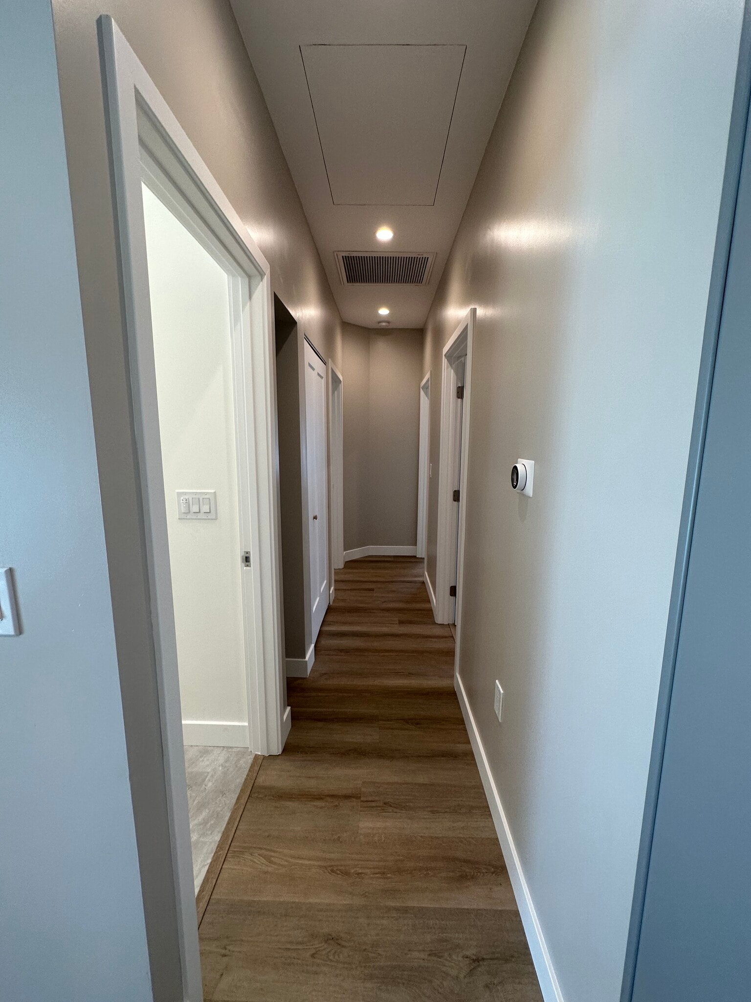 Building Photo - 8436 Oakdale Ave