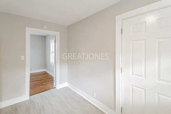 Building Photo - 707 19th St S