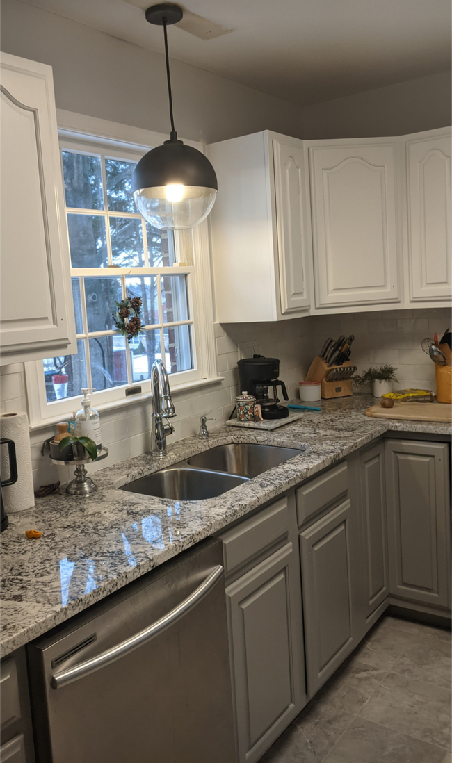 Building Photo - 233 Jackson Ave