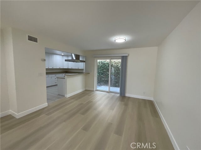 Building Photo - 2641 Santa Ana Ave