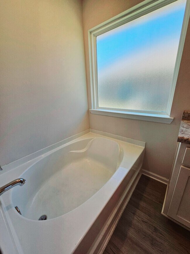 Building Photo - Spacious Modern Home w/Great Community Amenities! *1/2 OFF Security Deposit for A-D Military!*
