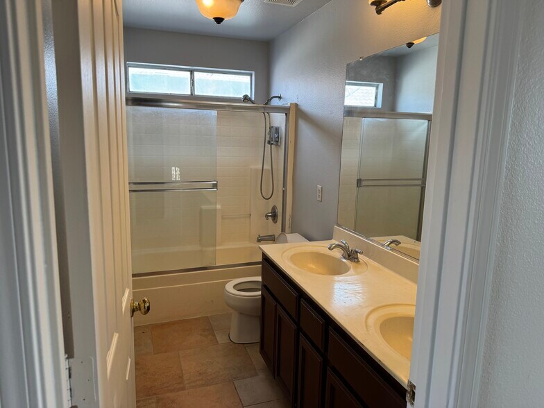 Building Photo - 1742 Henry Long Blvd