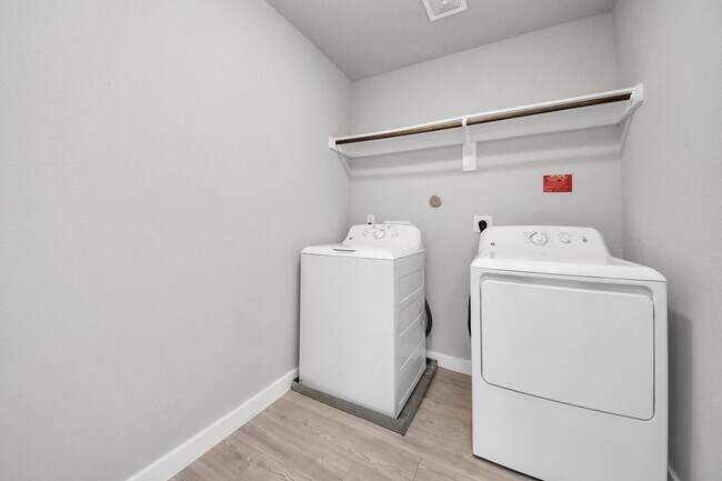 Building Photo - 2511 Shining Spur Ct