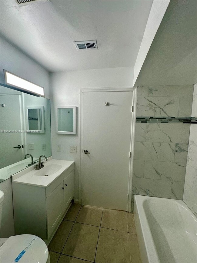 Building Photo - 10295 Hidden Springs Ct