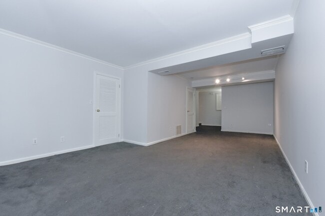 Building Photo - 57 Dawn St