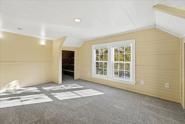 Building Photo - Charming Updated Home in SE Portland!