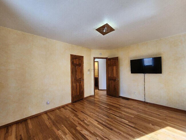 Building Photo - 602 Griffin St