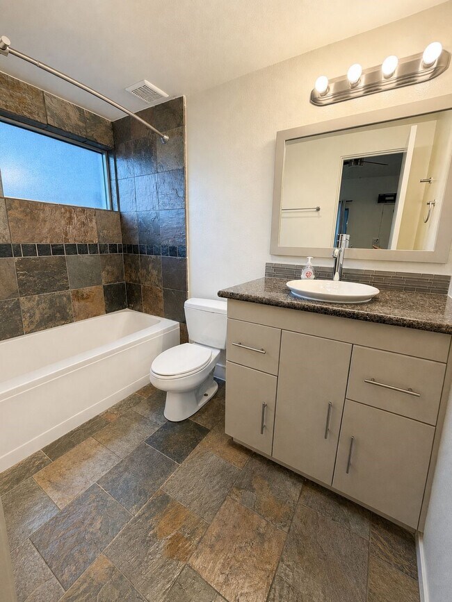 Building Photo - 6014 Fairdale Ln