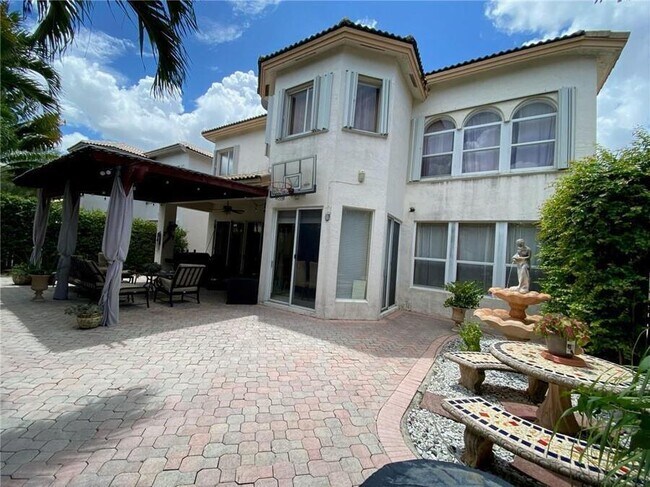 Building Photo - 10747 NW 70th Terrace