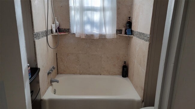 Building Photo - 9835 Willow Creek Commerce Dr