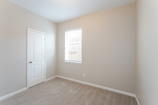 Building Photo - 5026 Manor Stone Ln