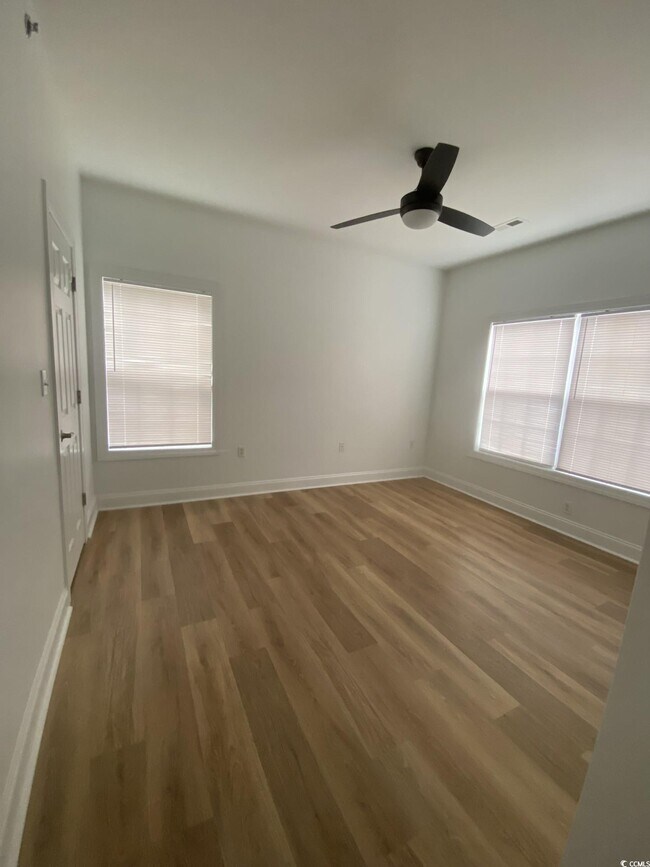 Building Photo - 2013 Silvercrest Dr