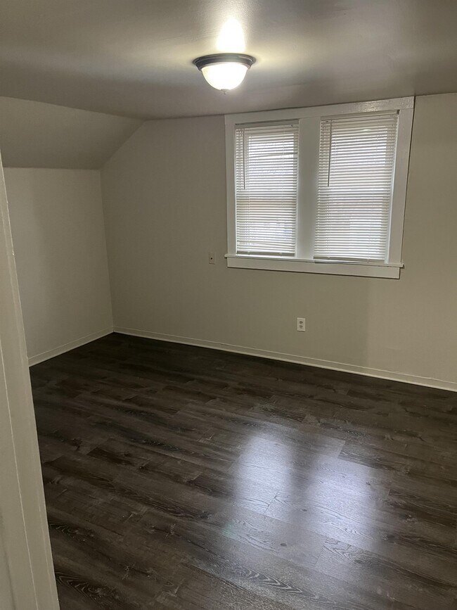 Building Photo - 4866 N 48th St