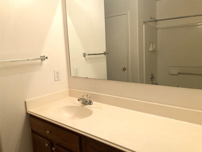 Building Photo - 5206 Sage Cir