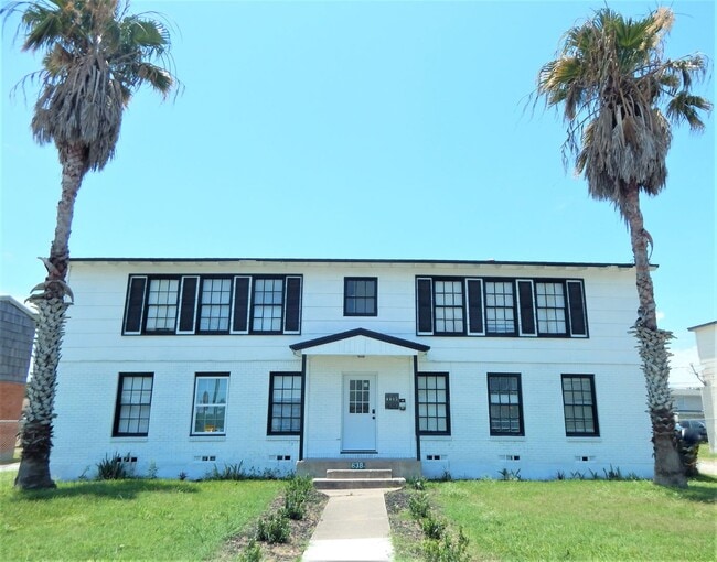 Primary Photo - 638 Glazebrook St