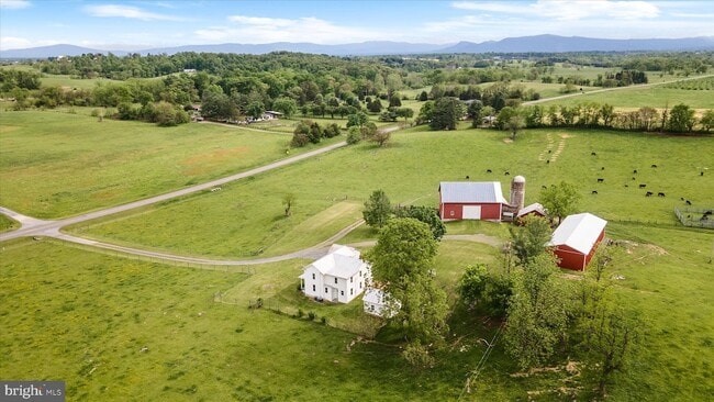 Building Photo - 5452 Middle Rd