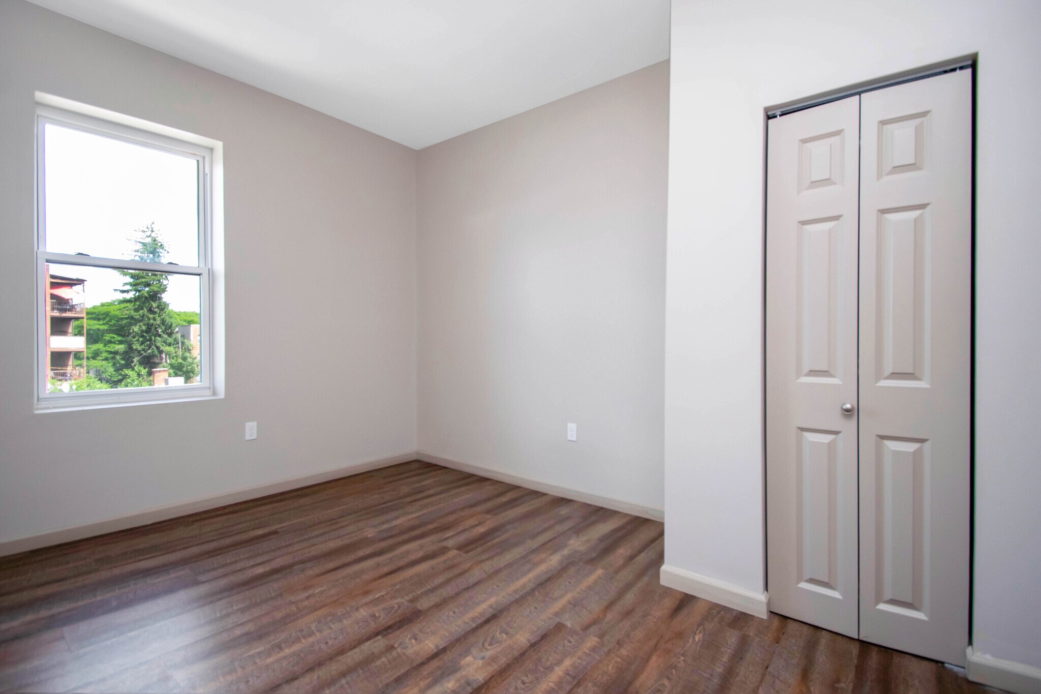 Building Photo - 479 Farmington Ave