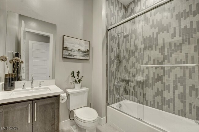 Building Photo - 6300 Clovis Point St