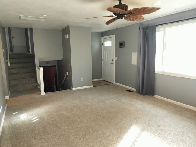 Building Photo - 130 NW Carrie Cir