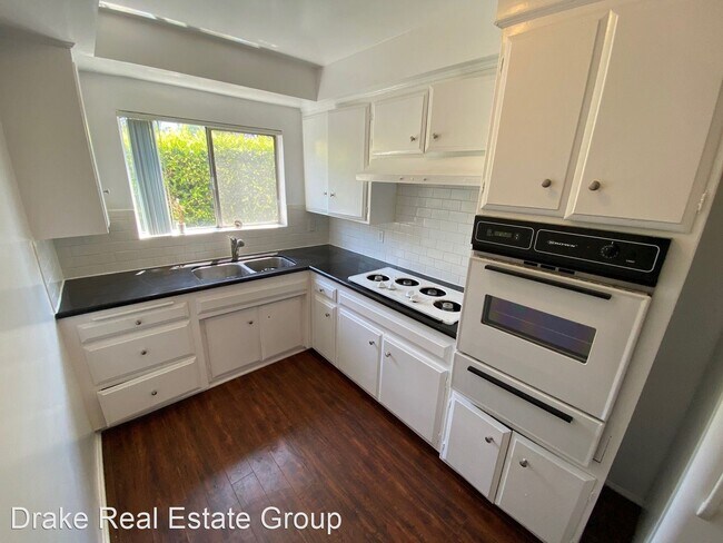 Building Photo - 915 N Spaulding Ave