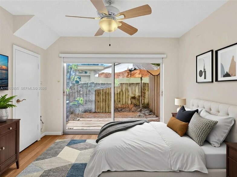 Building Photo - 240 SW 15th Rd