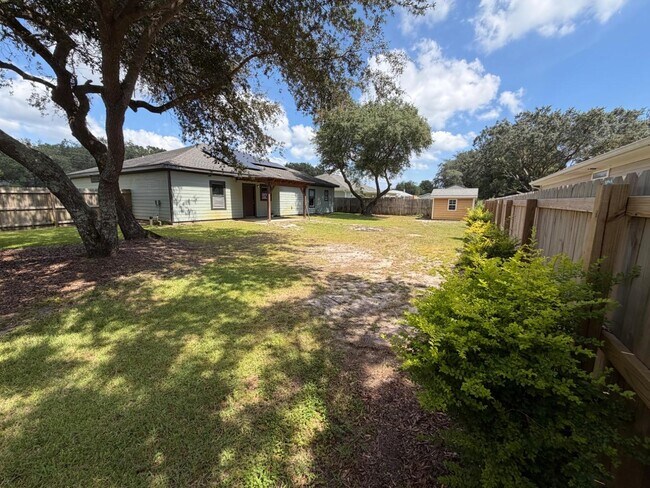 Building Photo - 8127 Carmona St