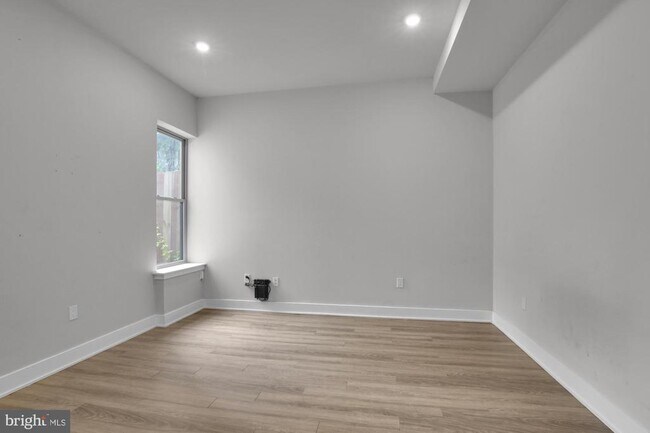 Building Photo - 5017 Baltimore Ave