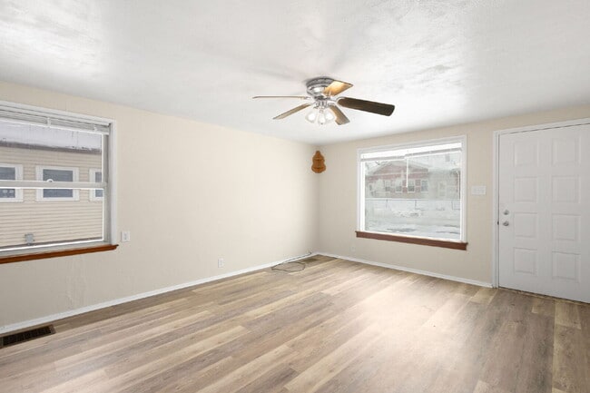 Building Photo - Available January 1st! Accepts VOUCHERS!