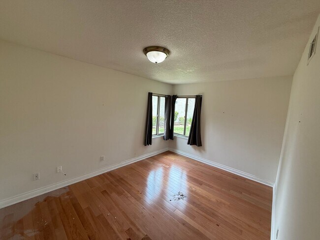 Building Photo - 2 Car Garage Capri in Leisure Village Senior Community