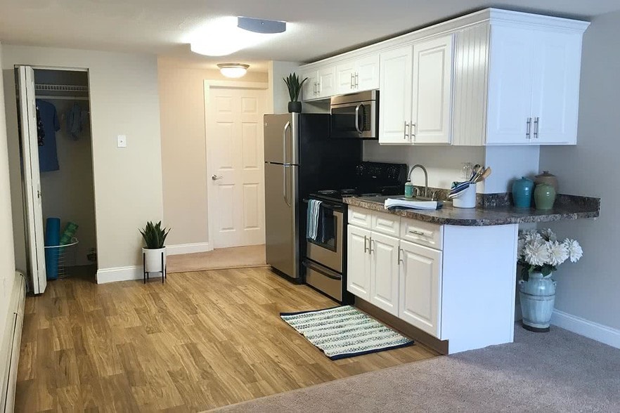 Country Manor 59 S Westfield St Feeding Hills MA 01030 Apartment Finder