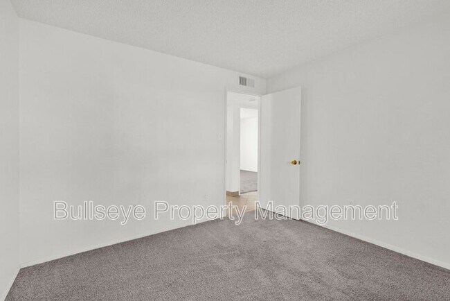 Building Photo - 13811 N 37th Way