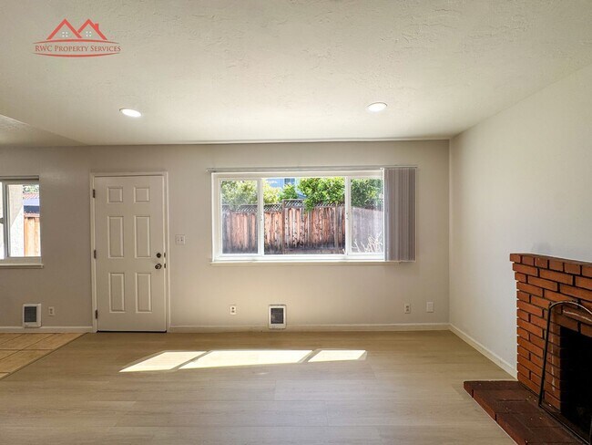 Building Photo - 1578 Albatross Dr