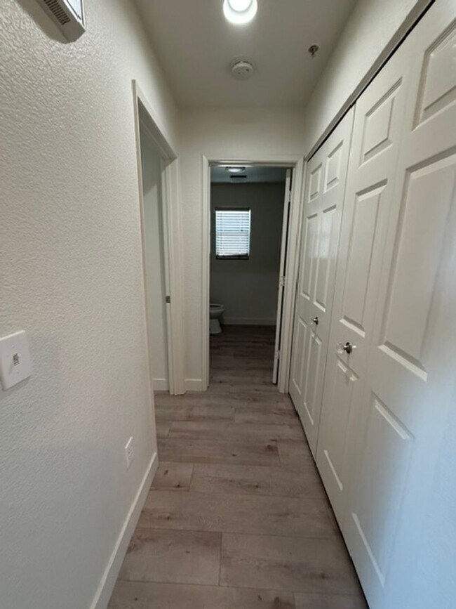 Building Photo - Very Nice 2 Bedroom and 2 Bathroom Apartment $2,425 + $125.00 WSG