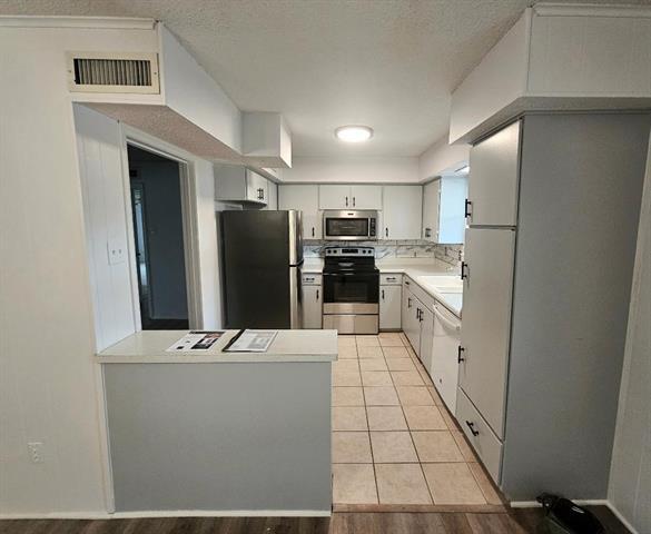 Building Photo - 5825 Birchbrook Dr