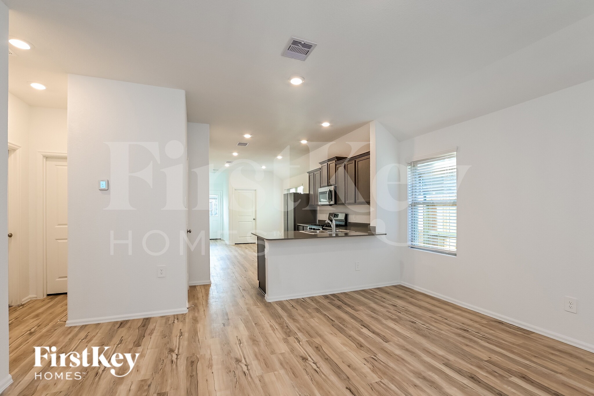 Building Photo - 18435 Summit Ranch Dr