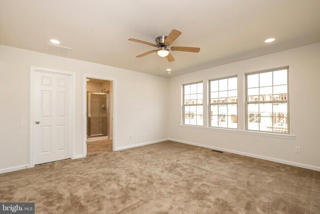 Building Photo - 9 Nicklaus Dr