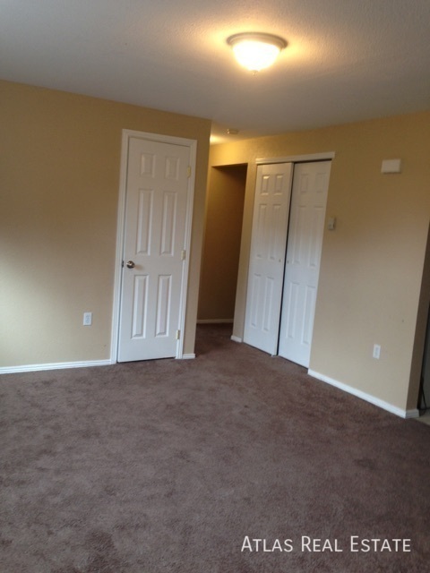 Building Photo - 2 Bedroom Apartment Near Downtown Castle R...