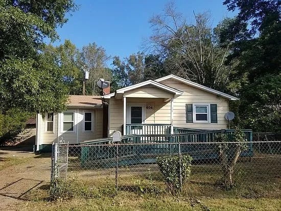 Primary Photo - 2 Bedroom 1 bathroom