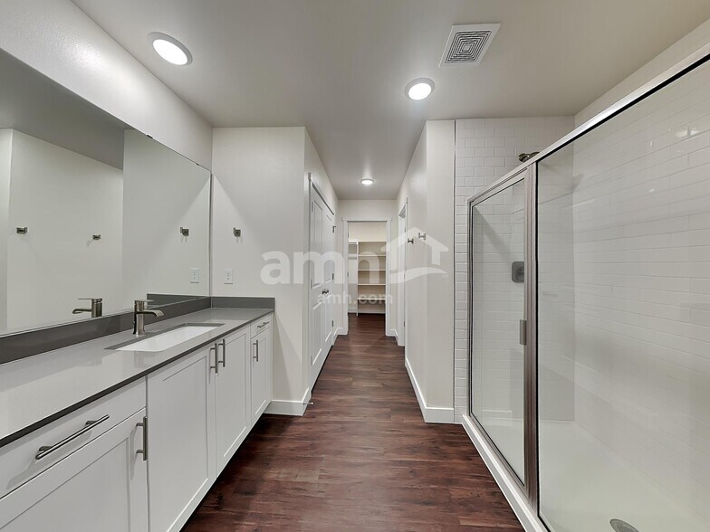 Building Photo - 7918 Verona Loop