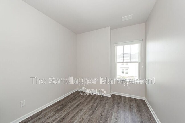 Building Photo - 139 Rowans Creek Dr